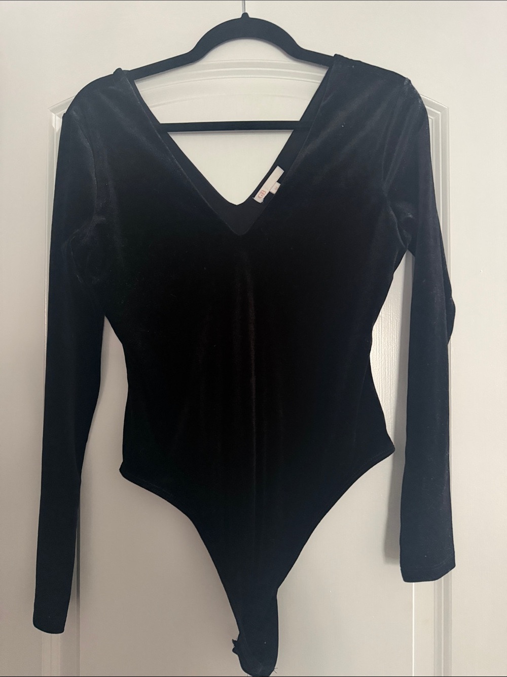 NWOT•Gianni Bini Black Velvet Long-Sleeve V-Neck Bodysuit